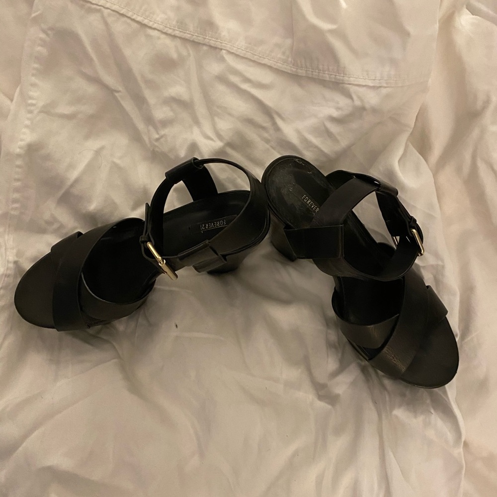 Platform sandals - Picture 3 of 4